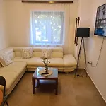 Ana With Pool Apartamento *