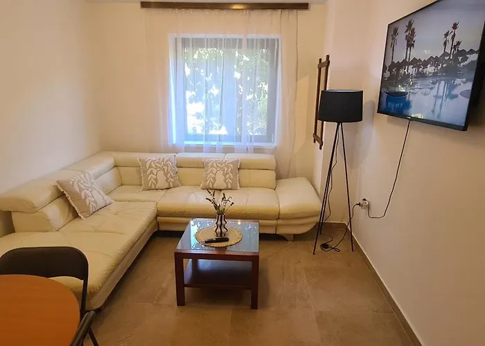 Ana With Pool Apartment *