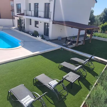 Ana With Pool