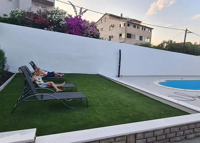 Appartement Ana With Pool Preko
